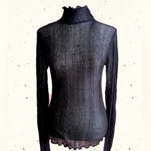 Guess Women long sleeve shirt S size 🤩